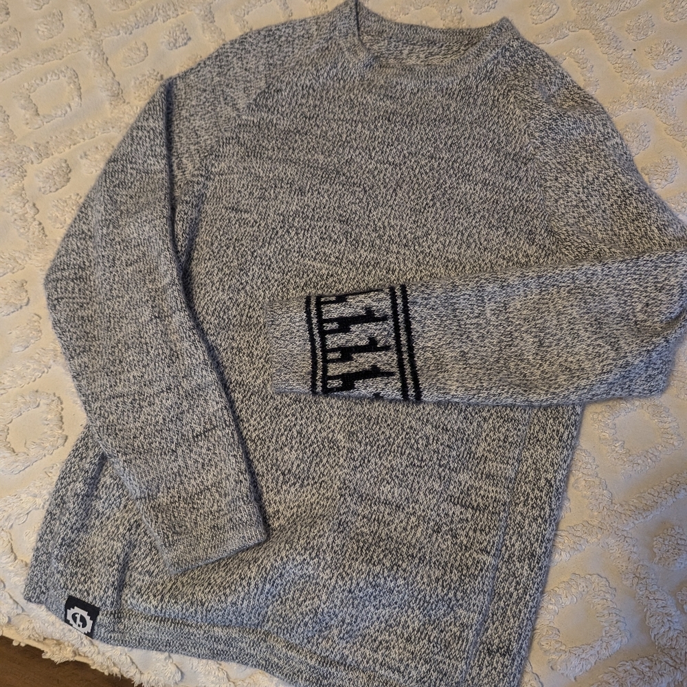 PAKA Alpaca Sweater Fits more like S/XS